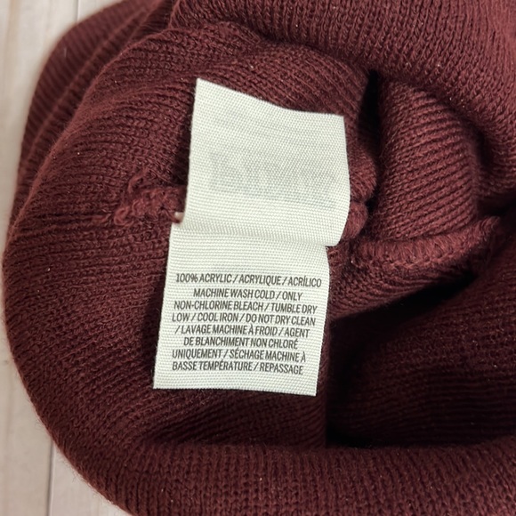 PINK Victoria’s Secret PINK Maroon and White Pom Pom Beanie - Picture 5 of 5